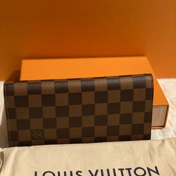 LV Brazza Wallet - Picture 6 of 7